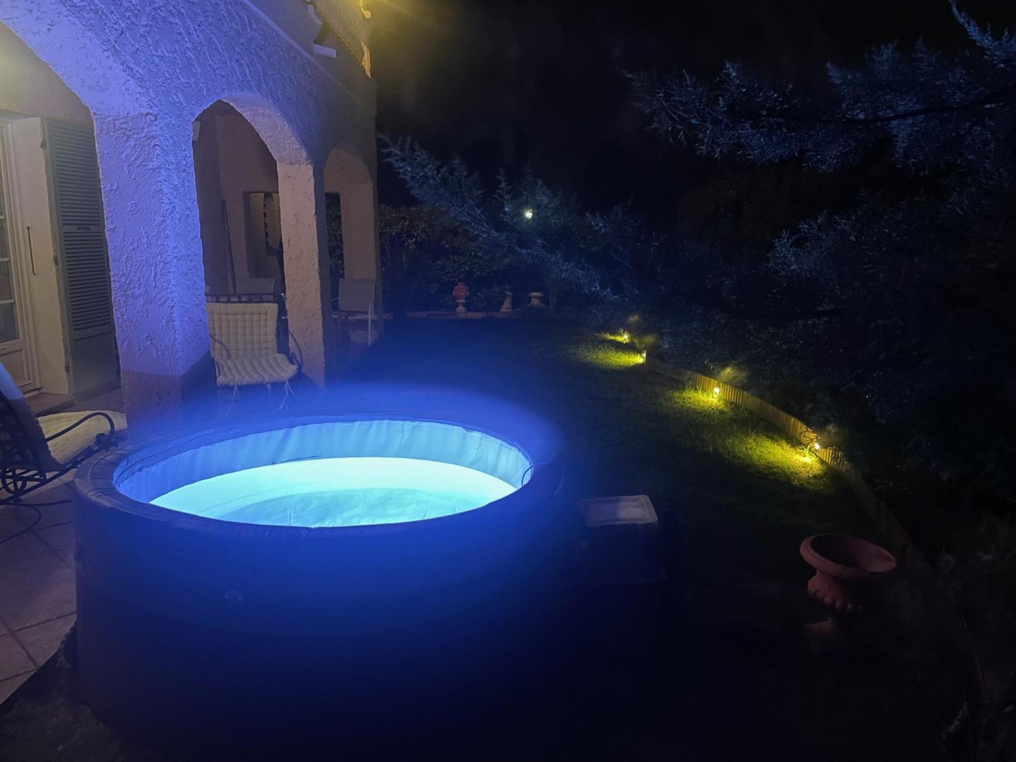 Domaine Des Tuilieres Avec Jacuzzi Apartment Vallauris Exterior photo